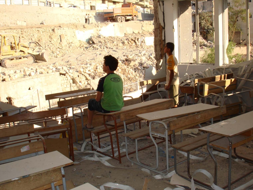 Colegio afectado por los bombardeos en el sur del Líbano